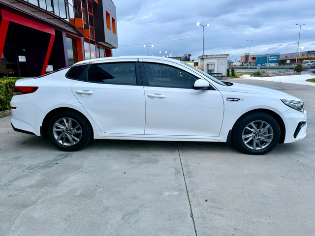 KIA K5 - автомобили, коли, обяви за нови и употребявани 3