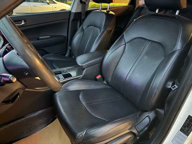 KIA K5 - автомобили, коли, обяви за нови и употребявани 9