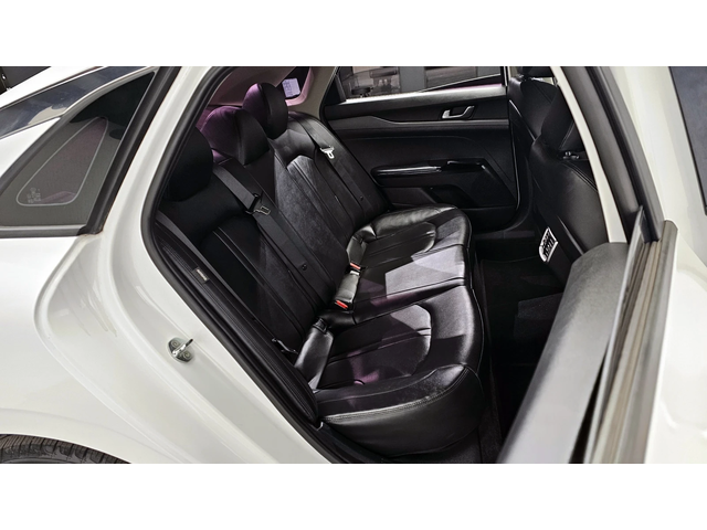 Kia K5 2.0LPI STANDARD autogeorge.com - автомобили, коли, обяви за нови и употребявани 11