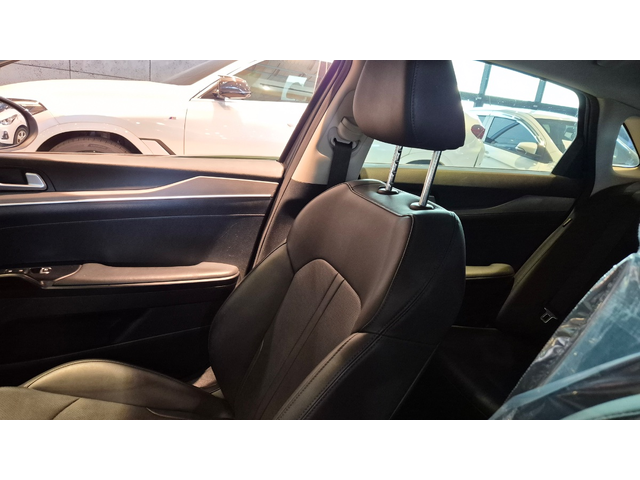 KIA K5 - автомобили, коли, обяви за нови и употребявани 12