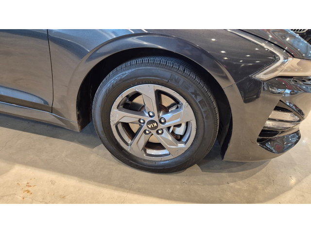 KIA K5 - автомобили, коли, обяви за нови и употребявани 23