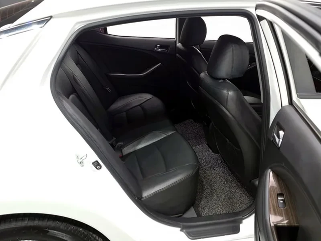 Kia K5 Lpi Luxury - автомобили, коли, обяви за нови и употребявани 11