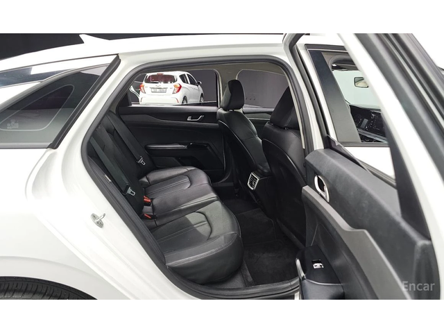 Kia K5 2.0 Trendy* ПОДГРЕВ* LANE ASSIST* CARPLAY* - автомобили, коли, обяви за нови и употребявани 15