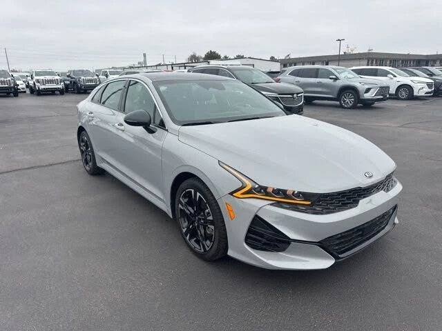 Kia K5 - автомобили, коли, обяви за нови и употребявани 0