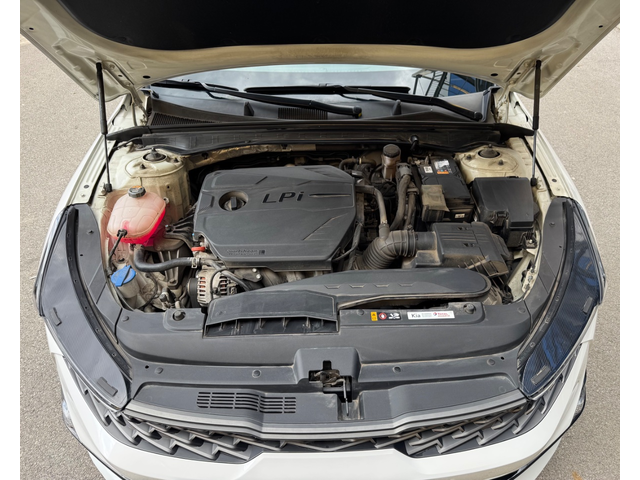 KIA K5 - автомобили, коли, обяви за нови и употребявани 10