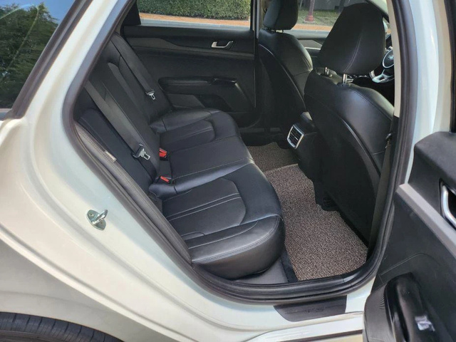 Kia K5 2.0 LPI Strandard * НАЙ-ДОБРА ЦЕНА В БЪЛГАРИЯ* - автомобили, коли, обяви за нови и употребявани 9