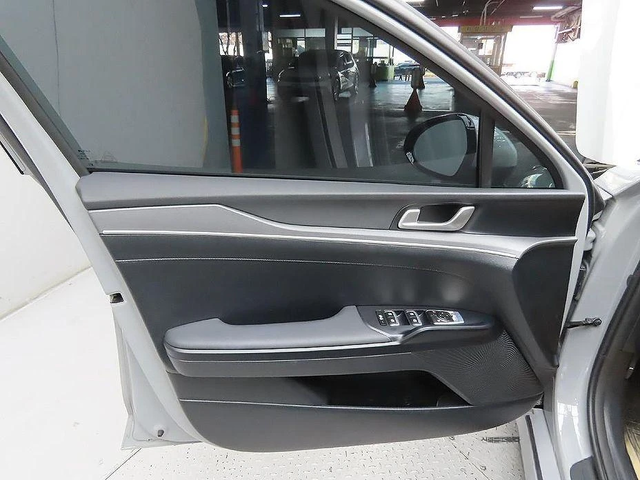 Kia K5 2.0 Prestige * НАЙ-ДОБРА ЦЕНА В БЪЛГАРИЯ* - автомобили, коли, обяви за нови и употребявани 9