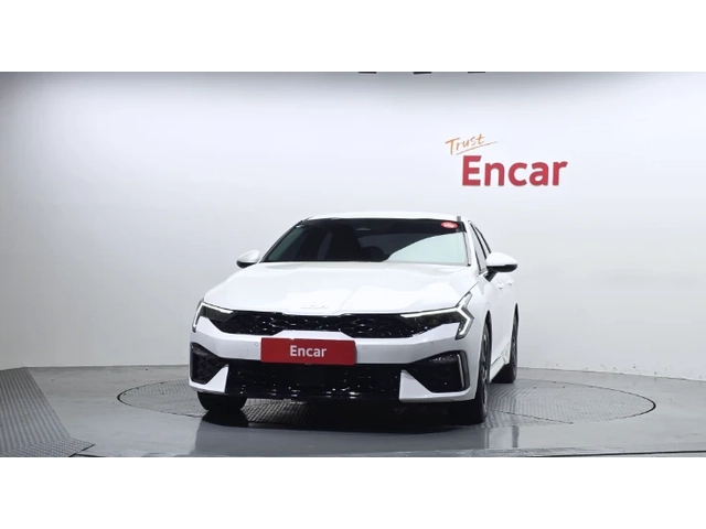 Kia K5 - автомобили, коли, обяви за нови и употребявани 0