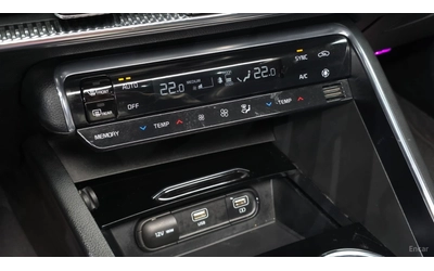 Kia K5 2.0* SIGNATURE* ПОДГРЕВ* ОБДУХВАНЕ* 360* ПАНО* - автомобили, коли, обяви за нови и употребявани 15