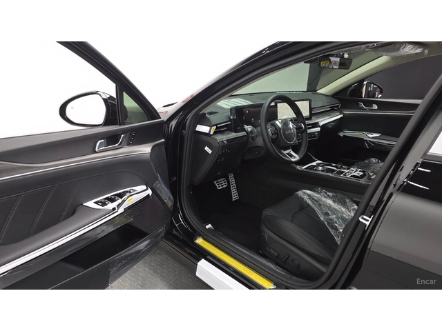 Kia K5 2.0 Signature* КОЖА* НАВИ* ОБДУХВ* 360 - автомобили, коли, обяви за нови и употребявани 7