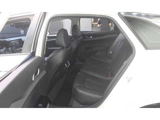 Kia K5 2.0 Prestige* DISTRONIC* ПОДГРЕВ* ОБДУХВАНЕ* КАМЕР - автомобили, коли, обяви за нови и употребявани 12