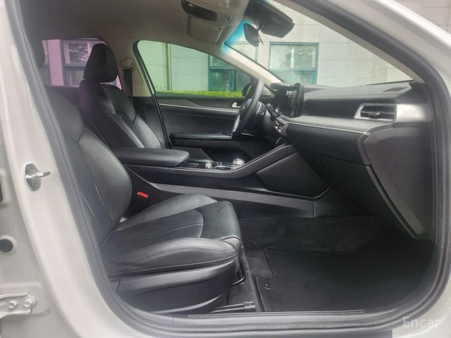 Kia K5 2.0 Trendy* ПОДГРЕВ* КАМЕРА* LANE ASSIST* - автомобили, коли, обяви за нови и употребявани 6