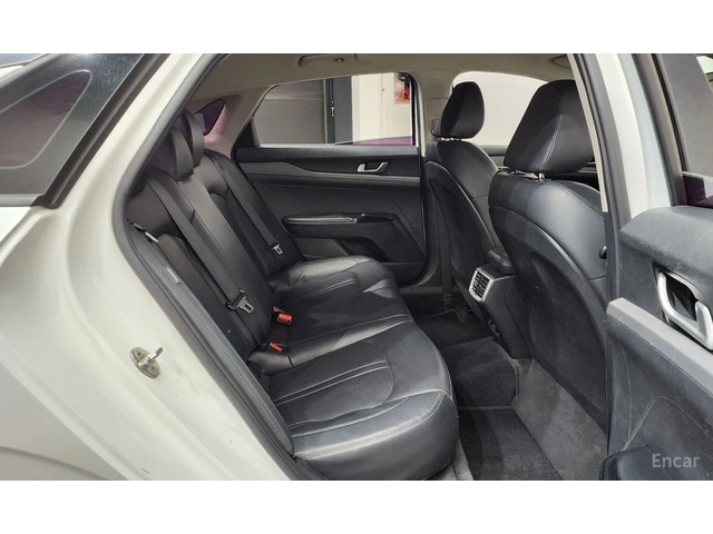 Kia K5 2.0 Trendy* ПОДГРЕВ* КАМЕРА* KEYLESS* КРАЙНА ЦЕНА* - автомобили, коли, обяви за нови и употребявани 12