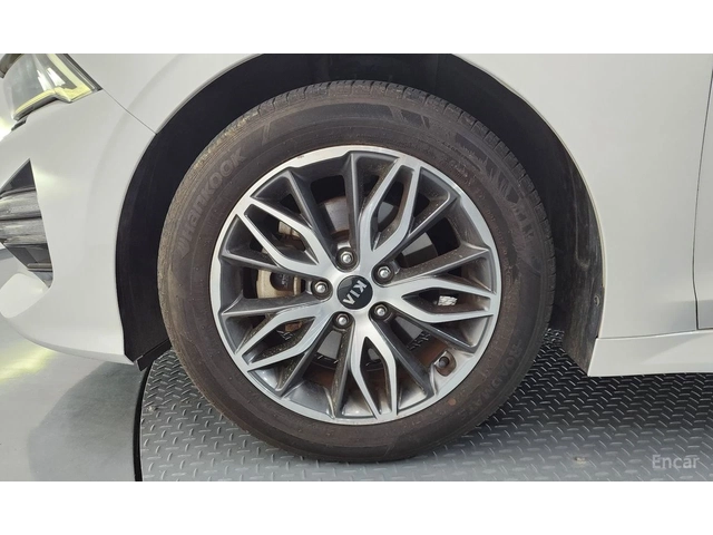 Kia K5 2.0 Trendy* ПОДГРЕВ* КАМЕРА* KEYLESS* КРАЙНА ЦЕНА* - автомобили, коли, обяви за нови и употребявани 4