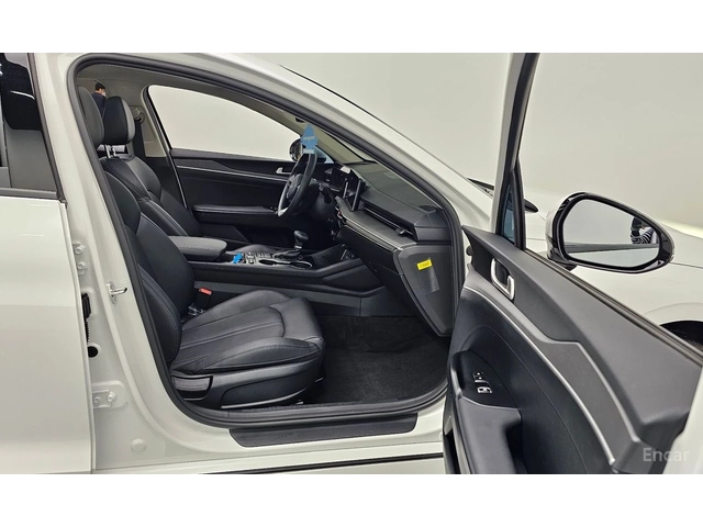 Kia K5 2.0* LPI* ПОДГРЕВ* ОБДУХВАНЕ* КАМЕРА* LANE* ASSIST - автомобили, коли, обяви за нови и употребявани 12