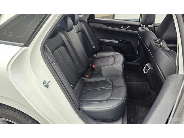 Kia K5 2.0* LPI* ПОДГРЕВ* ОБДУХВАНЕ* КАМЕРА* LANE* ASSIST - автомобили, коли, обяви за нови и употребявани 13