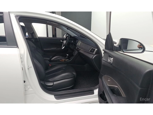Kia K5 2.0* LPI* LUXURY* ПОДГРЕВ* КАМЕРА* - автомобили, коли, обяви за нови и употребявани 12