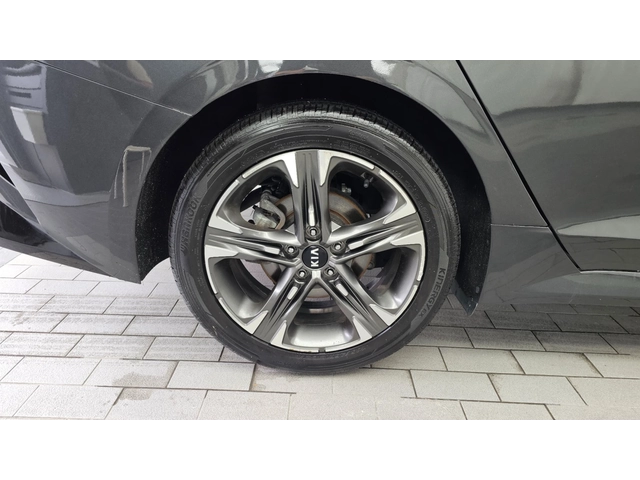 Kia K5 - автомобили, коли, обяви за нови и употребявани 3