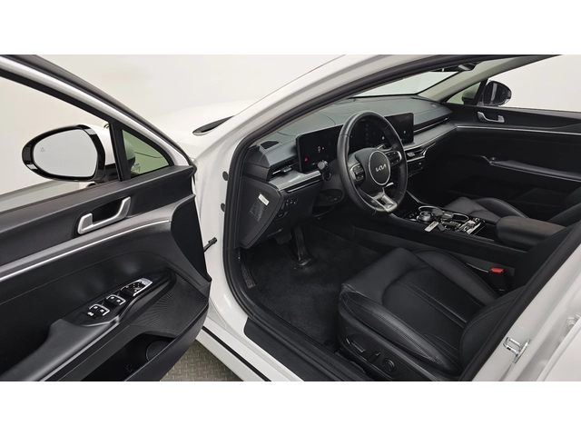 Kia K5 Prestige - автомобили, коли, обяви за нови и употребявани 11