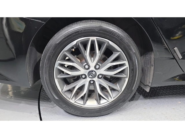 Kia K5 Trendy - автомобили, коли, обяви за нови и употребявани 4