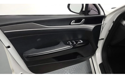 Kia K5 TRENDY - автомобили, коли, обяви за нови и употребявани 8