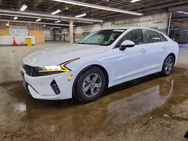 Kia K5 - автомобили, коли, обяви за нови и употребявани 0