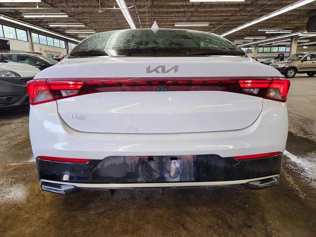 Kia K5 - автомобили, коли, обяви за нови и употребявани 4