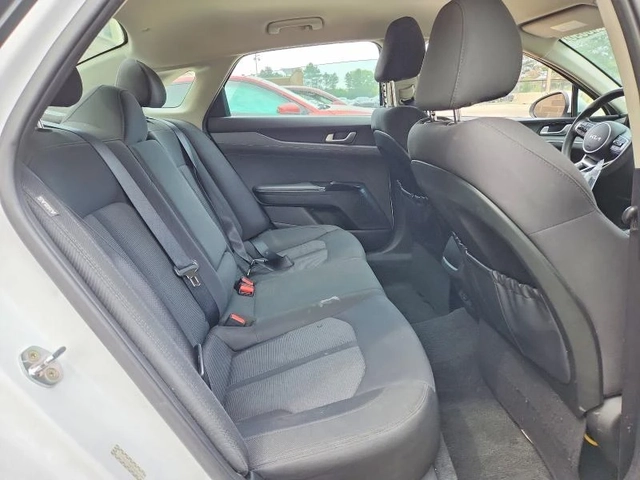 Kia K5 - автомобили, коли, обяви за нови и употребявани 9
