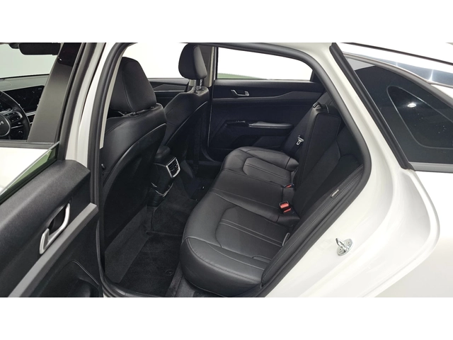 Kia K5 Prestige - автомобили, коли, обяви за нови и употребявани 12