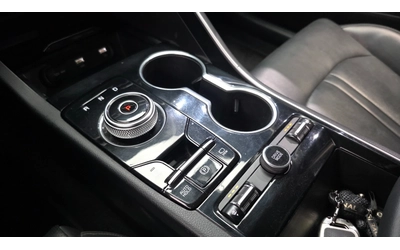 Kia K5 Trendy - автомобили, коли, обяви за нови и употребявани 9