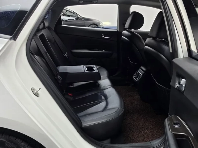 Kia K5 2.0 Prestige - САМО 30% АВАНС - автомобили, коли, обяви за нови и употребявани 10