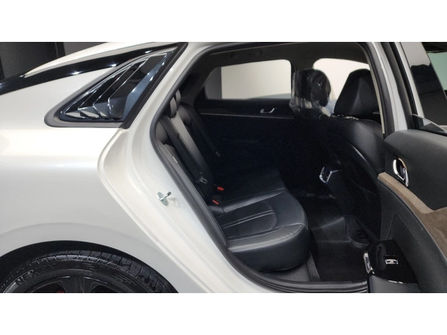 Kia K5 2.0 Noblesse - автомобили, коли, обяви за нови и употребявани 9