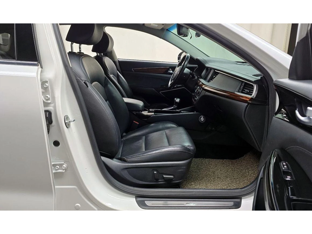 Kia K7 3.0 LPI Luxury - автомобили, коли, обяви за нови и употребявани 9