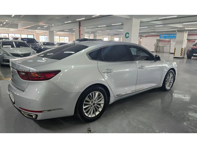 Kia K7 3.0 LPI Luxury - автомобили, коли, обяви за нови и употребявани 1