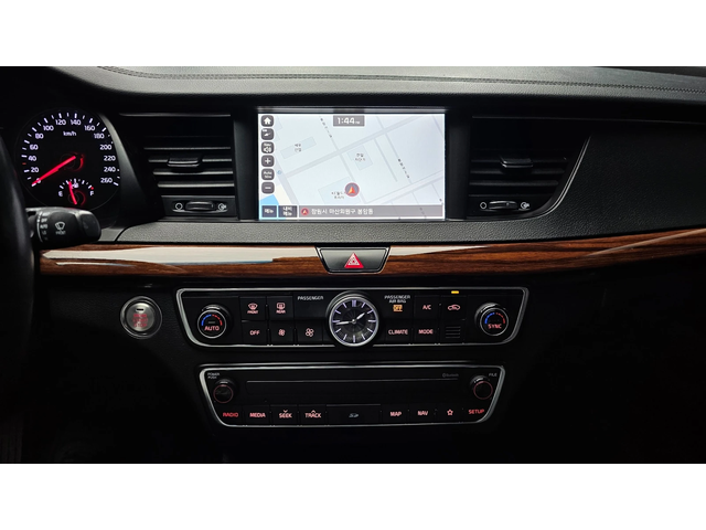 Kia K7 3.0* Luxury* Navi* Camera* LPG - автомобили, коли, обяви за нови и употребявани 11