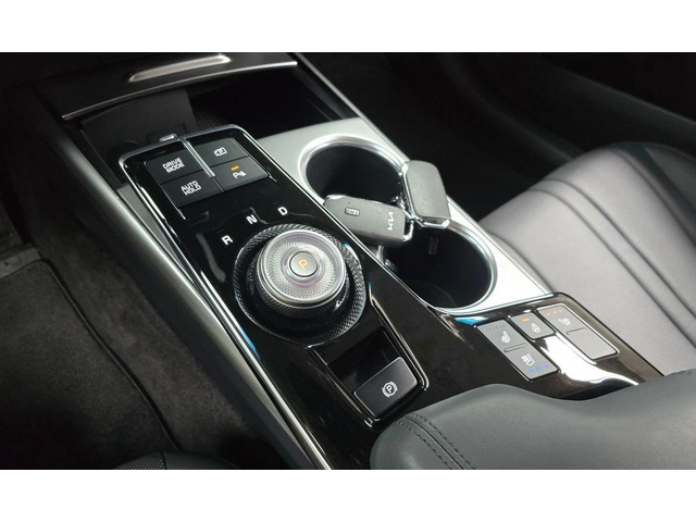 Kia K8 3.5 LPG 2WD Trendy - автомобили, коли, обяви за нови и употребявани 8