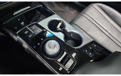 Kia K8 3.5 LPG 2WD Trendy - автомобили, коли, обяви за нови и употребявани 8