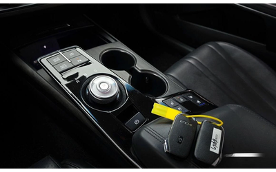 Kia K8 3.5 LPG 2WD Prestige - автомобили, коли, обяви за нови и употребявани 8