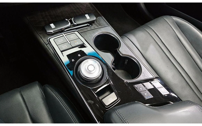 Kia K8 3.5 LPG 2WD Prestige - автомобили, коли, обяви за нови и употребявани 8