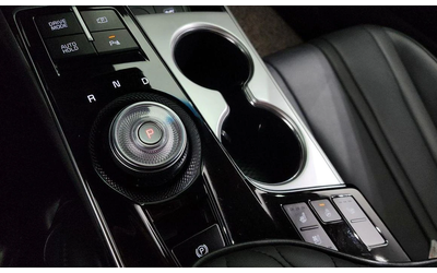 Kia K8 3.5 LPG 2WD Trendy - автомобили, коли, обяви за нови и употребявани 8