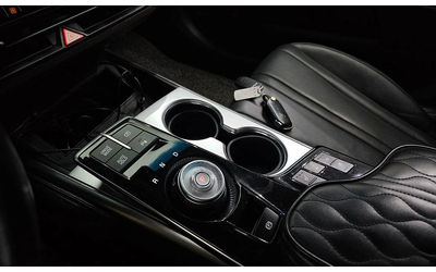 Kia K8 3.5 LPG 2WD Trendy - автомобили, коли, обяви за нови и употребявани 8