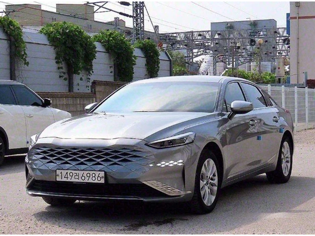 Kia K8 3.5 LPG 2WD Trendy - автомобили, коли, обяви за нови и употребявани 1