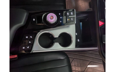 Kia K8 3.5 LPG 2WD Trendy - автомобили, коли, обяви за нови и употребявани 8