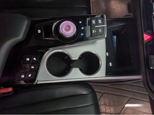 Kia K8 3.5 LPG 2WD Trendy - автомобили, коли, обяви за нови и употребявани 8