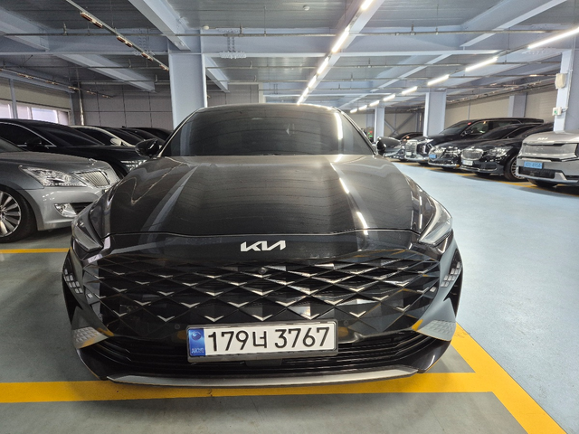 KIA K8 - автомобили, коли, обяви за нови и употребявани 1