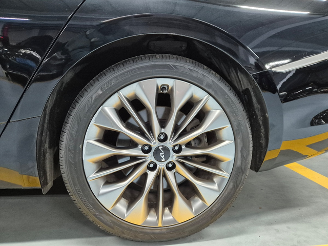 KIA K8 - автомобили, коли, обяви за нови и употребявани 6