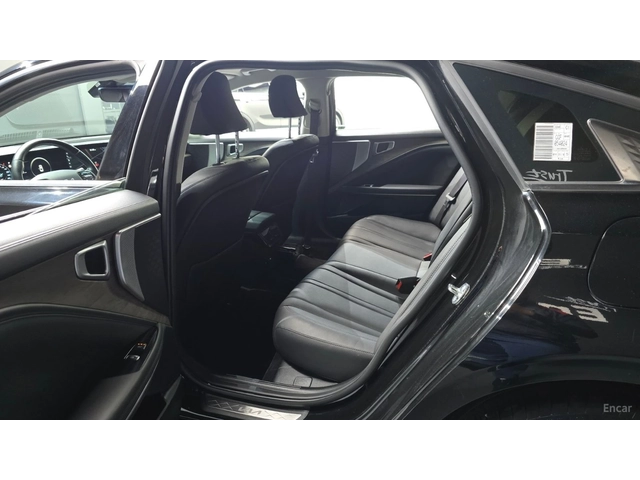 Kia K8 2WD Noblesse Light* КОЖА* ОБДУХВ* НАВИ* КАМЕРА - автомобили, коли, обяви за нови и употребявани 8