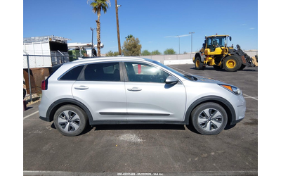 Kia Niro 1.6L I-4 DI, DOHC, VVT, 104HP Front Wheel Drive - автомобили, коли, обяви за нови и употребявани 12