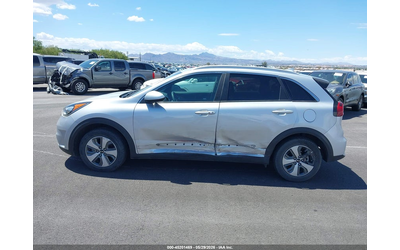 Kia Niro 1.6L I-4 DI, DOHC, VVT, 104HP Front Wheel Drive - автомобили, коли, обяви за нови и употребявани 13