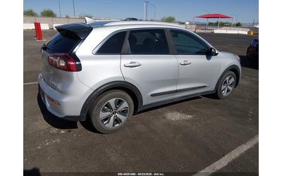 Kia Niro 1.6L I-4 DI, DOHC, VVT, 104HP Front Wheel Drive - автомобили, коли, обяви за нови и употребявани 3